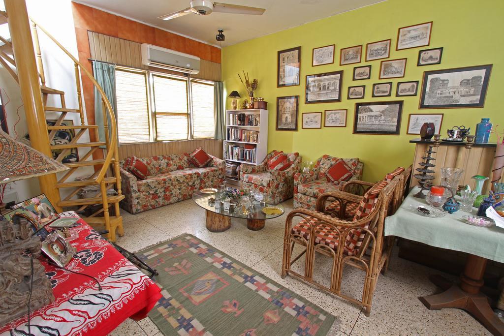Nina Kochhar's Homestay New Delhi Exteriör bild